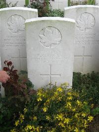 Canada Cemetery Tilloy Les Cambrai - Cooper, E W